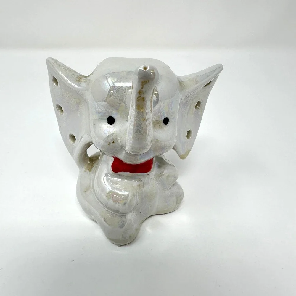 Vintage Iridescent Glass Elephant Earring Holder Jewelry Stand Figurine 3